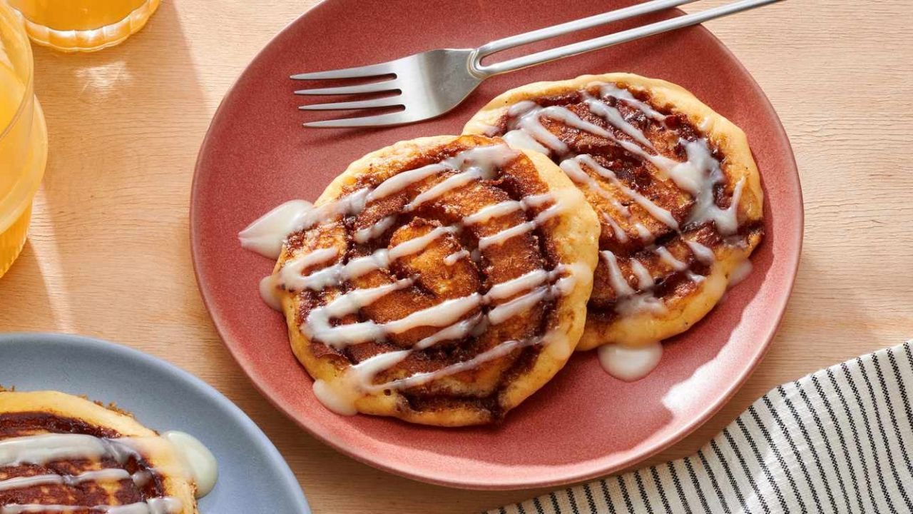 Healthy Cinnamon Roll Pancakes